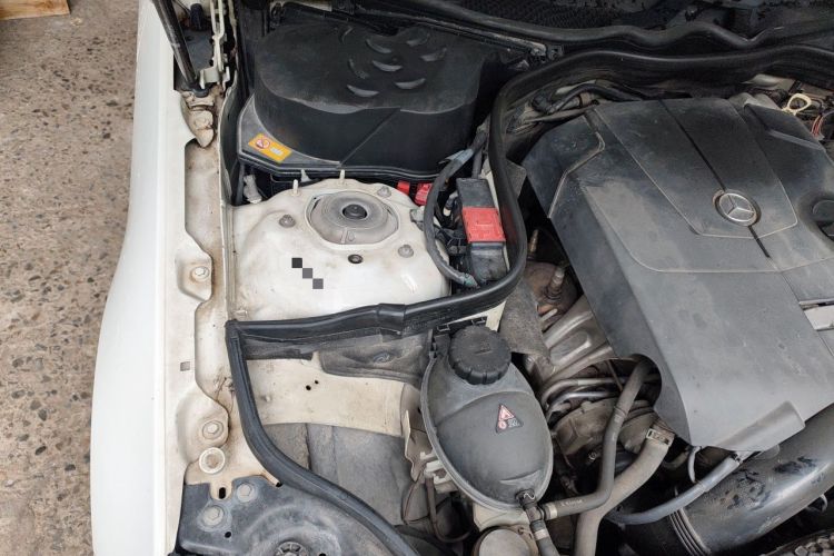 Used Mercedes-Benz E-Class 2015 E 200 L Sport Edition Engine Bay Right