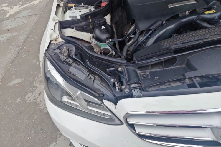 Used Mercedes-Benz E-Class 2015 E 200 L Sport Edition Engine Bay Right