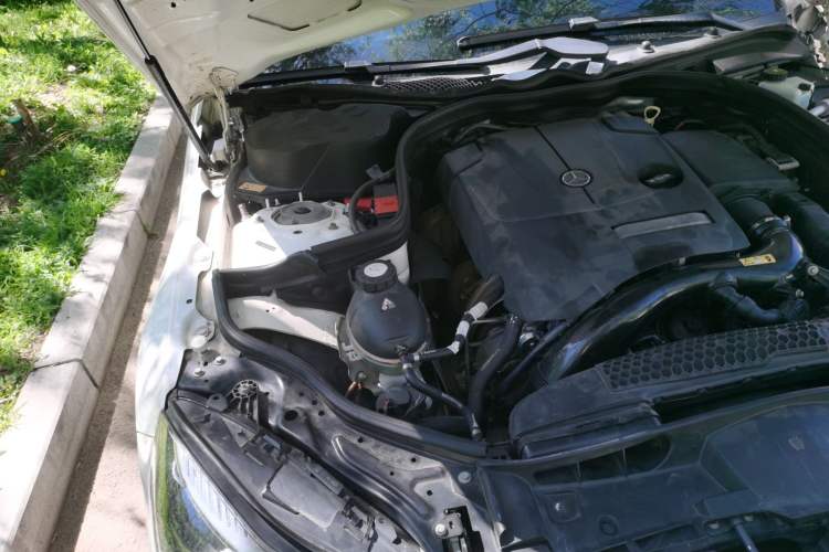 Used Mercedes-Benz E-Class 2015 Facelift E 200 L Sport Edition Engine Bay Right