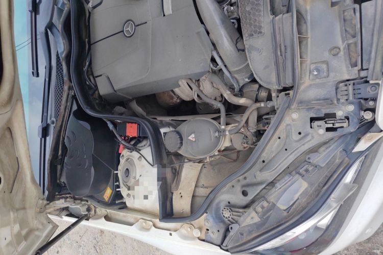 Used Mercedes-Benz E-Class 2015 Revised E 260 L Engine Bay Right