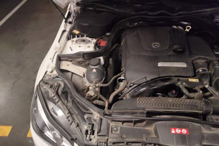 Used Mercedes-Benz E-Class 2015 E 200 L Sport Edition Engine Bay Right