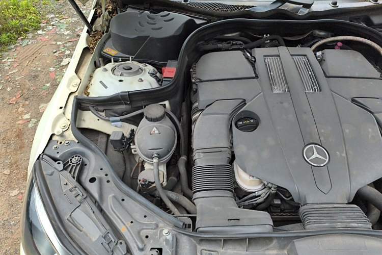 Used Mercedes-Benz E-Class 2015 E 320 L Sport 4MATIC Engine Bay Right