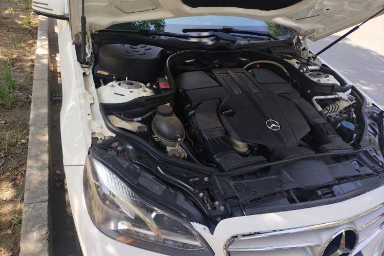 Used Mercedes-Benz E-Class 2015 E 320 L Sport 4MATIC Engine Bay Right