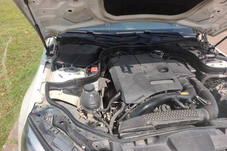 Used Mercedes-Benz E-Class 2015 E 200 L Engine Bay Right