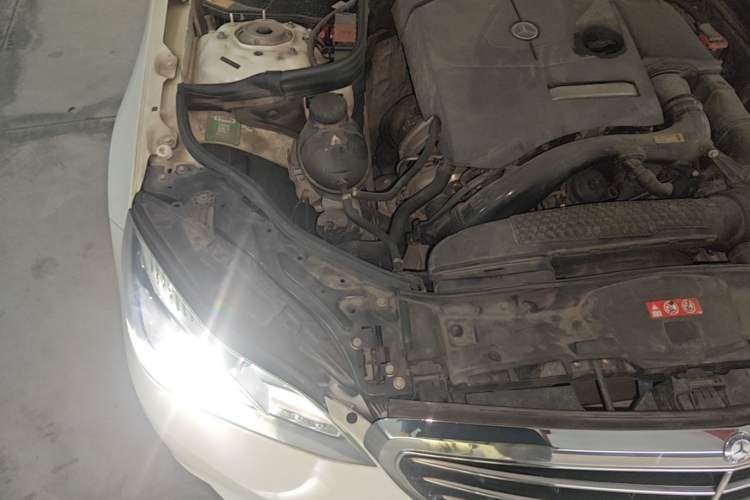 Used Mercedes-Benz E-Class 2015 E 200 L Engine Bay Right