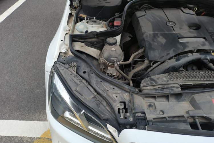 Used Mercedes-Benz E-Class 2015 E 260 L Sport Edition Engine Bay Right