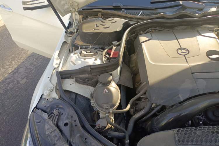 Used Mercedes-Benz E-Class 2015 Restyled E 260 L Sport Edition Engine Bay Right
