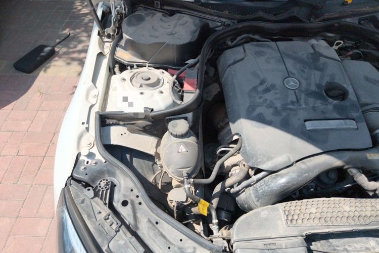 Used Mercedes-Benz E-Class 2015 E 260 L Sport & Fashion Model Engine Bay Right