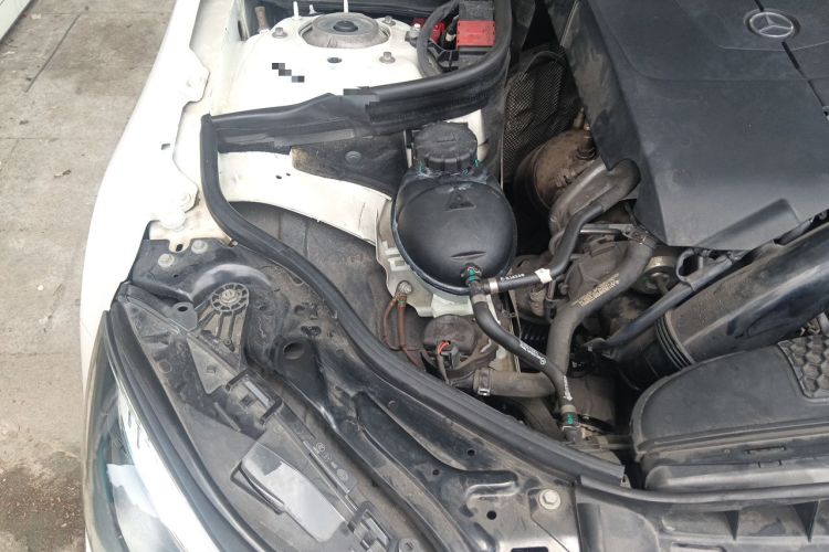 Used Mercedes-Benz E-Class 2015 E 200 L Engine Bay Right