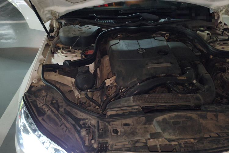 Used Mercedes-Benz E-Class 2015 E 260 L Sport & Fashion Model Engine Bay Right