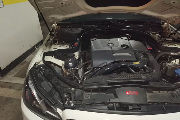 Used Mercedes-Benz E-Class 2015 E 260 L Sport & Fashion Model Engine Bay Right