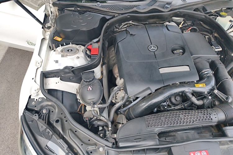 Used Mercedes-Benz E-Class 2015 E 260 L Sport Edition Engine Bay Right
