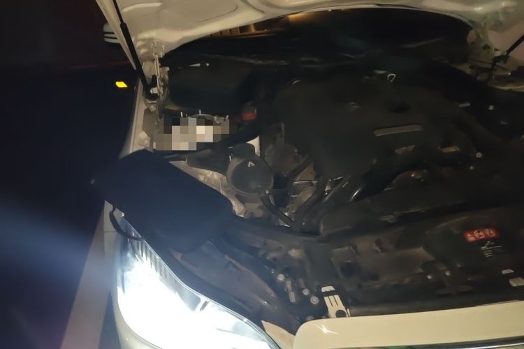 Used Mercedes-Benz E-Class 2015 E 260 L Sport Edition Engine Bay Right
