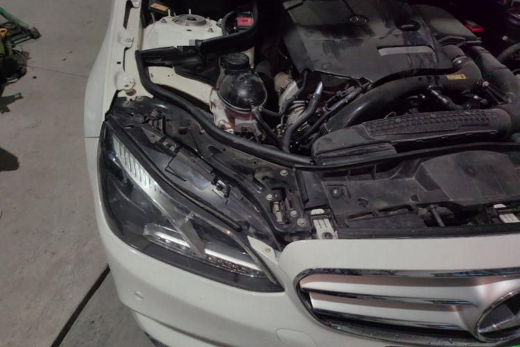 Used Mercedes-Benz E-Class 2015 E 260 L Sport Edition Engine Bay Right