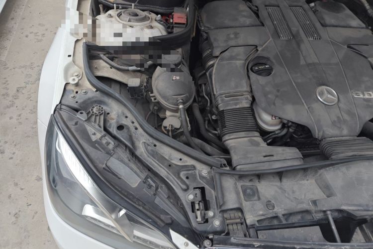 Used Mercedes-Benz E-Class 2015 E 320 L 4MATIC Engine Bay Right