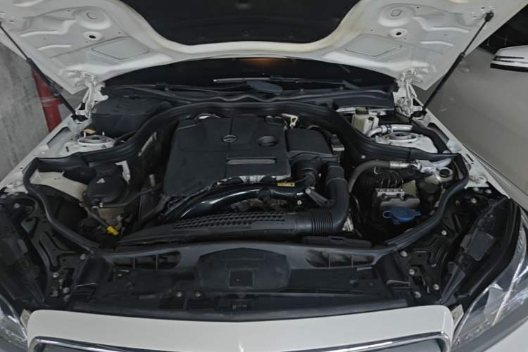 Used Mercedes-Benz E-Class 2015 E 260 L Sport Edition Engine Bay