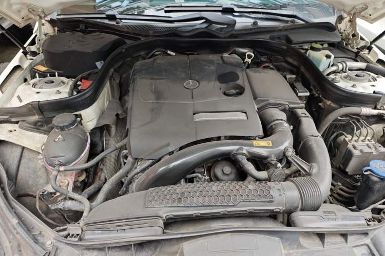 Used Mercedes-Benz E-Class 2015 Facelift E 200 L Sport Edition Engine Bay