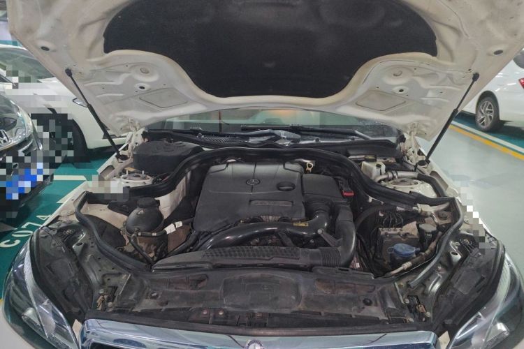 Used Mercedes-Benz E-Class 2015 E 200 L Engine Bay