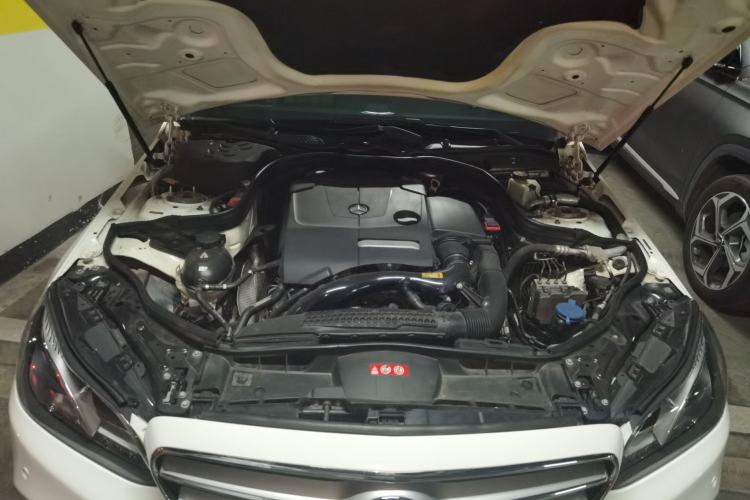 Used Mercedes-Benz E-Class 2015 E 260 L Sport & Fashion Model Engine Bay