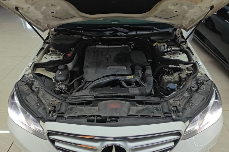 Used Mercedes-Benz E-Class 2015 Revised E 180 L Sport Edition Engine Bay