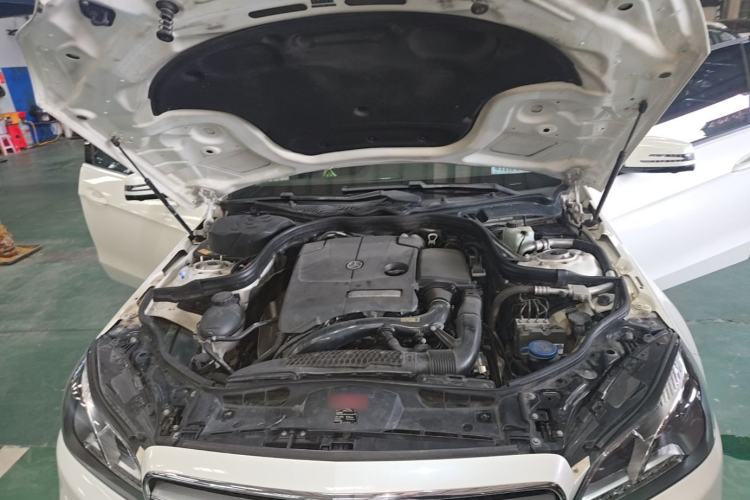 Used Mercedes-Benz E-Class 2015 E 260 L Sport Edition Engine Bay