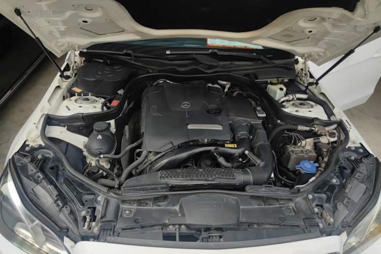 Used Mercedes-Benz E-Class 2015 E 260 L Sport Edition Engine Bay
