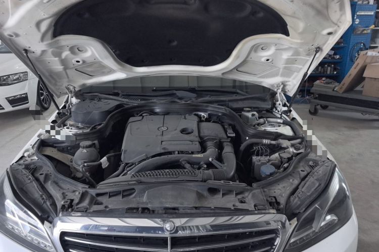 Used Mercedes-Benz E-Class 2015 Facelift E 200 L Engine Bay