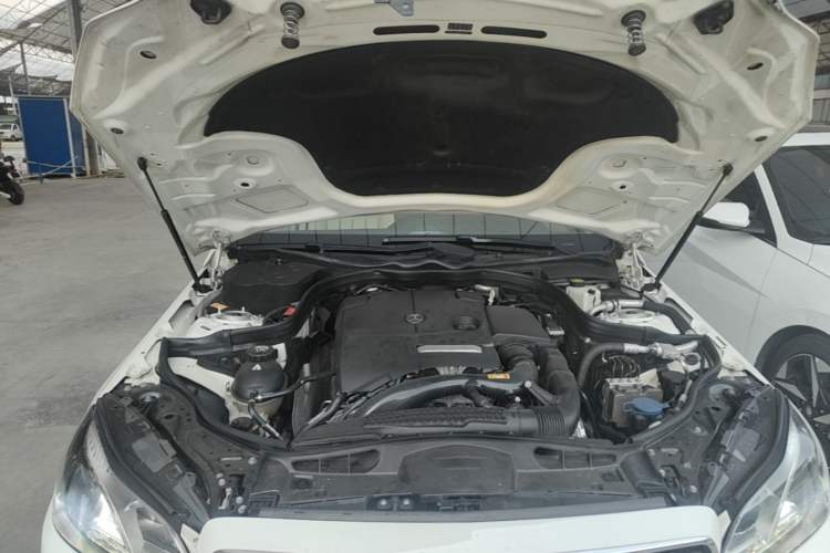 Used Mercedes-Benz E-Class 2015 E 260 L Sport Edition Engine Bay