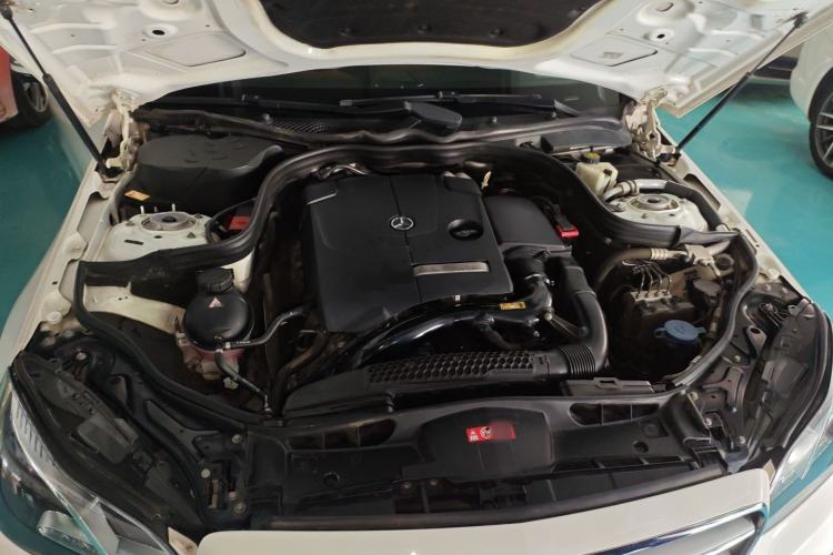 Used Mercedes-Benz E-Class 2015 E 260 L Sport Edition Engine Bay