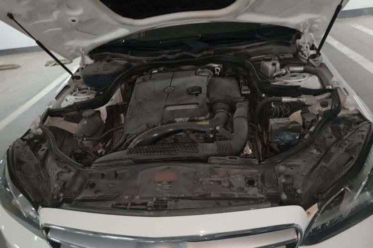 Used Mercedes-Benz E-Class 2015 E 180 L Engine Bay