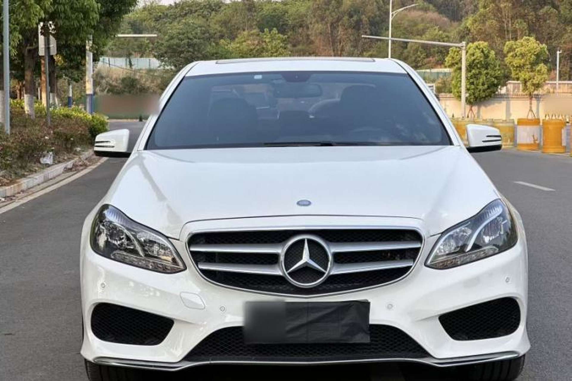 Used Mercedes-Benz E-Class 2015 Facelift E 200 L Sport Edition Exterior 1