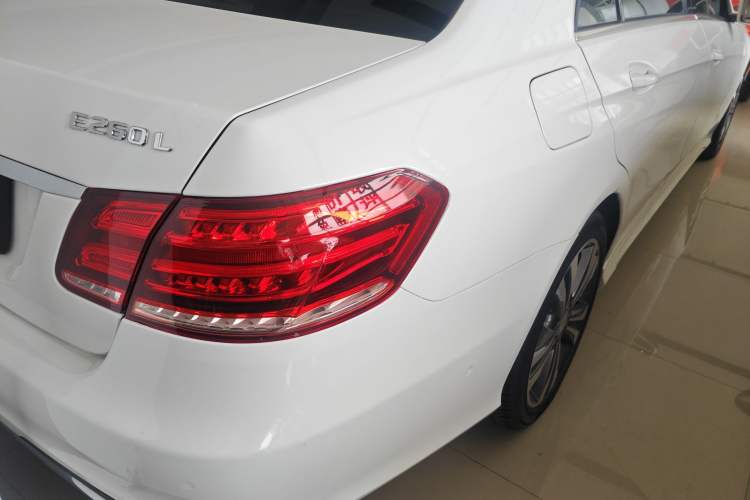 Used Mercedes-Benz E-Class 2015 Facelift E 200 L Sport Edition Exterior 3