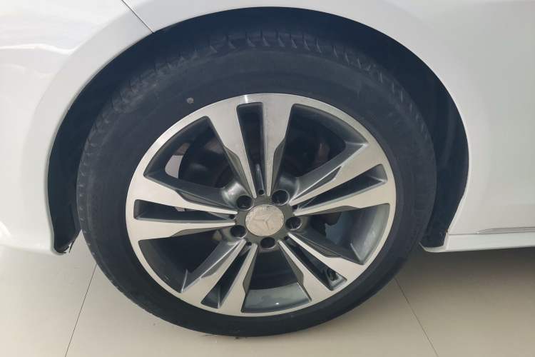Used Mercedes-Benz E-Class 2015 Revised E 180 L Sport Edition Exterior 3