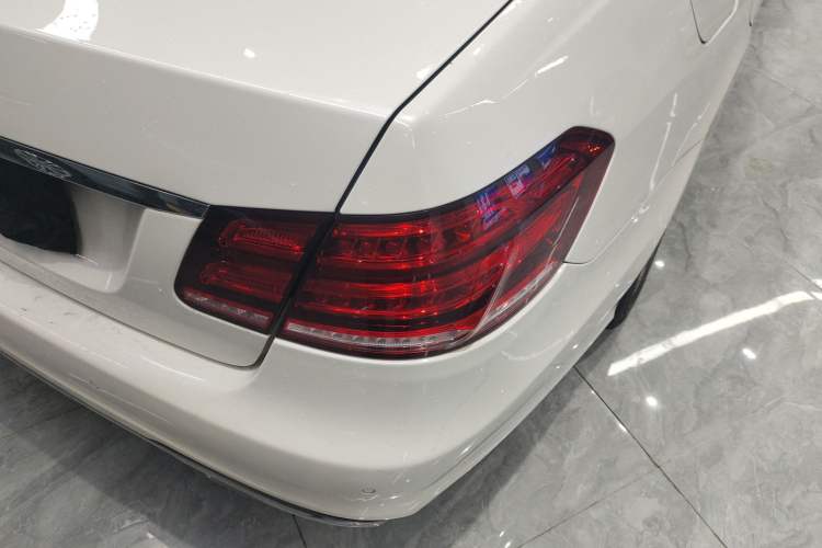 Used Mercedes-Benz E-Class 2015 Facelift E 200 L Sport Edition Exterior 3