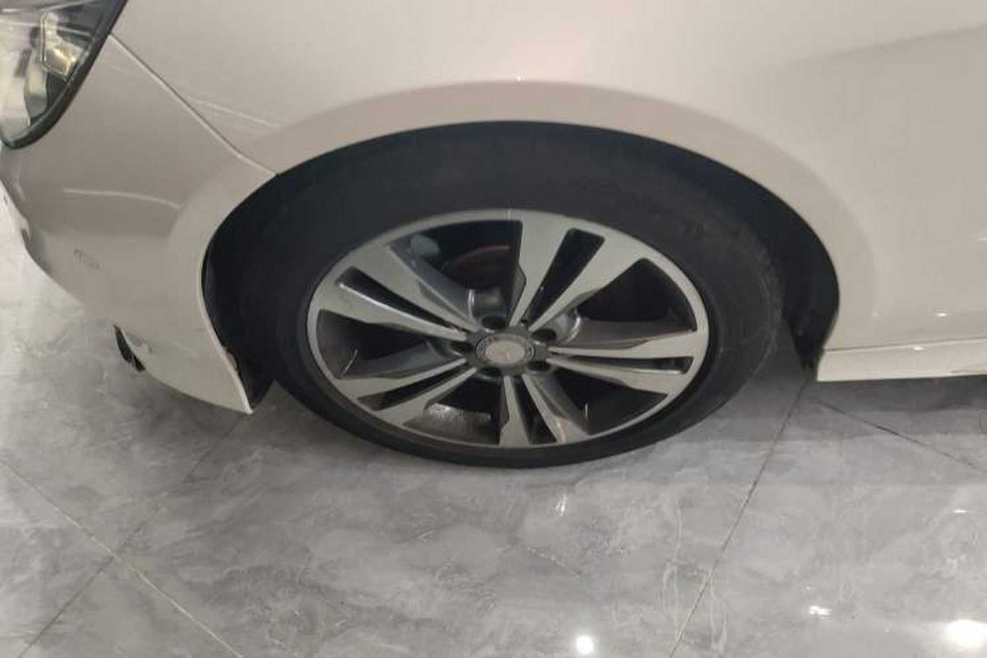 Used Mercedes-Benz E-Class 2015 Facelift E 200 L Sport Edition Exterior 4