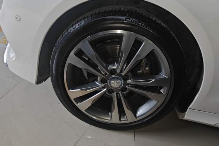 Used Mercedes-Benz E-Class 2015 E 260 L Sport Edition Exterior 4