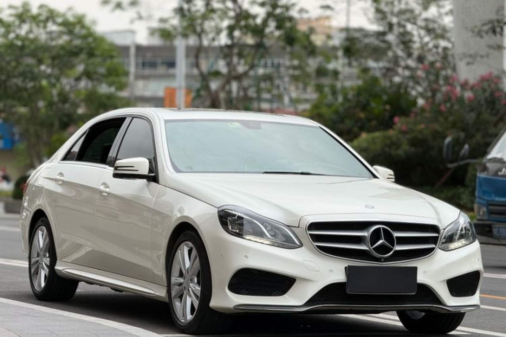 Used Mercedes-Benz E-Class 2015 Restyled E 260 L Sport Edition Exterior 4