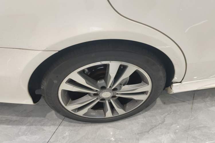 Used Mercedes-Benz E-Class 2015 Facelift E 200 L Sport Edition Exterior 5