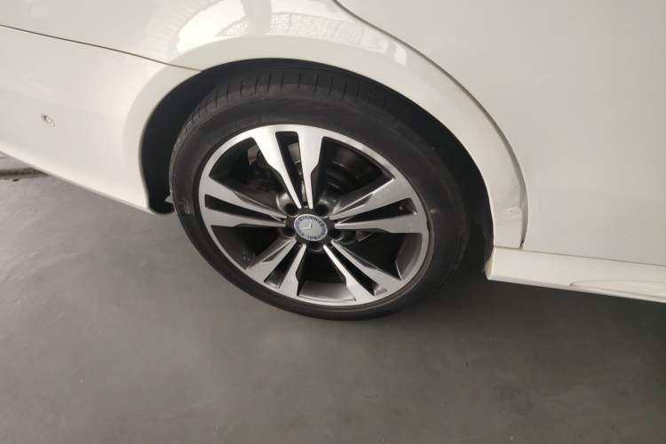 Used Mercedes-Benz E-Class 2015 E 260 L Sport Edition Exterior 5