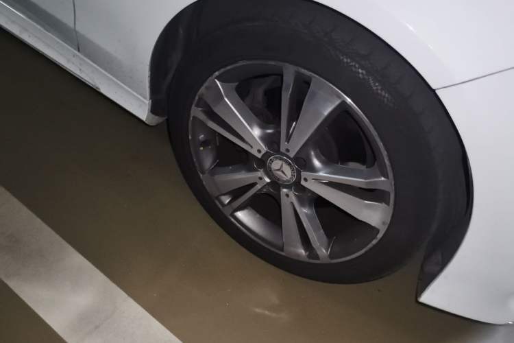 Used Mercedes-Benz E-Class 2015 E 320 L 4MATIC Exterior 7