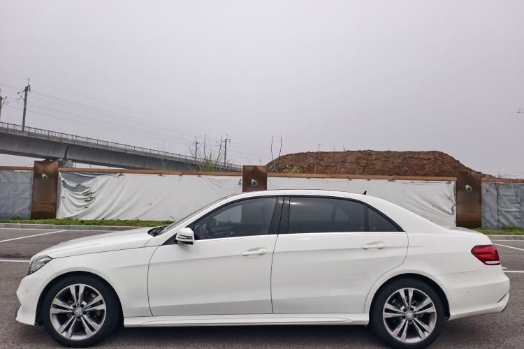 Used Mercedes-Benz E-Class 2015 Facelift E 200 L Sport Edition Exterior 7