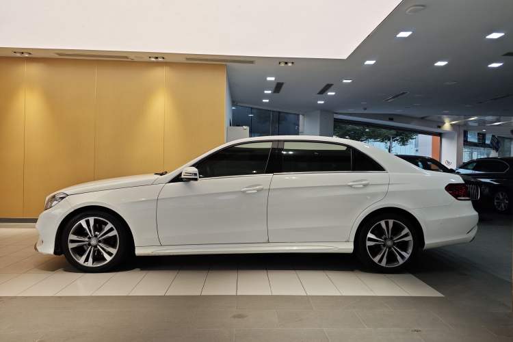 Used Mercedes-Benz E-Class 2015 Facelift E 200 L Sport Edition Exterior 8