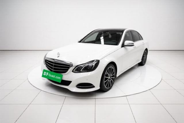 Ojetý Mercedes-Benz E-Class 2015 E 260 L Luxury Model