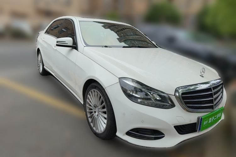 Used Mercedes-Benz E-Class 2015 E 200 L Front Right 45 Deg