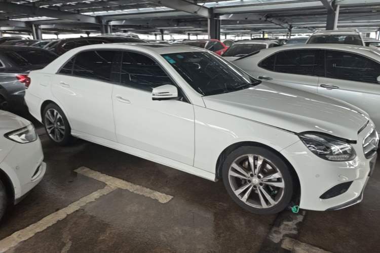 Used Mercedes-Benz E-Class 2015 E 260 L Sport Edition Front Right 45 Deg