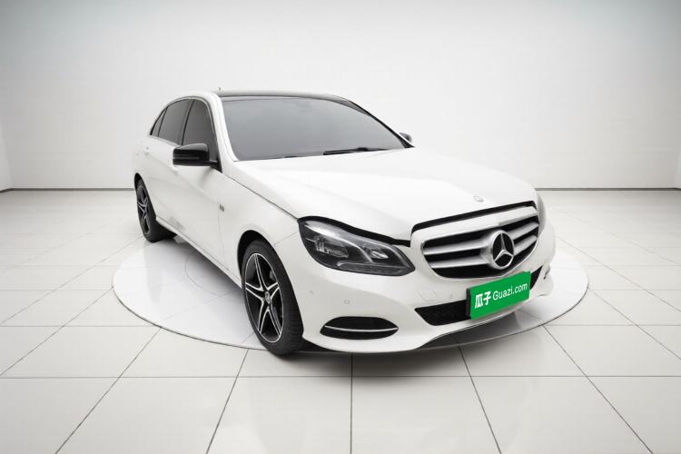 Used Mercedes-Benz E-Class 2015 E 200 L Sport Edition Front Right 45 Deg