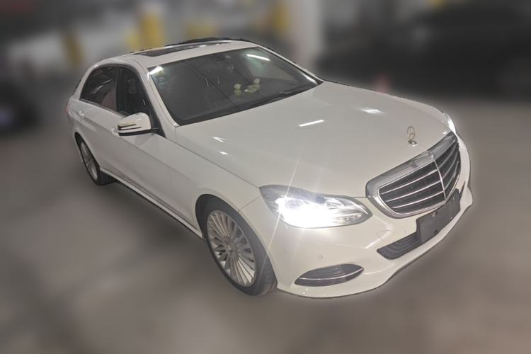Used Mercedes-Benz E-Class 2015 E 200 L Front Right 45 Deg