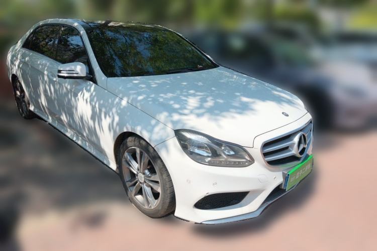 Used Mercedes-Benz E-Class 2015 E 260 L Sport & Fashion Model Front Right 45 Deg