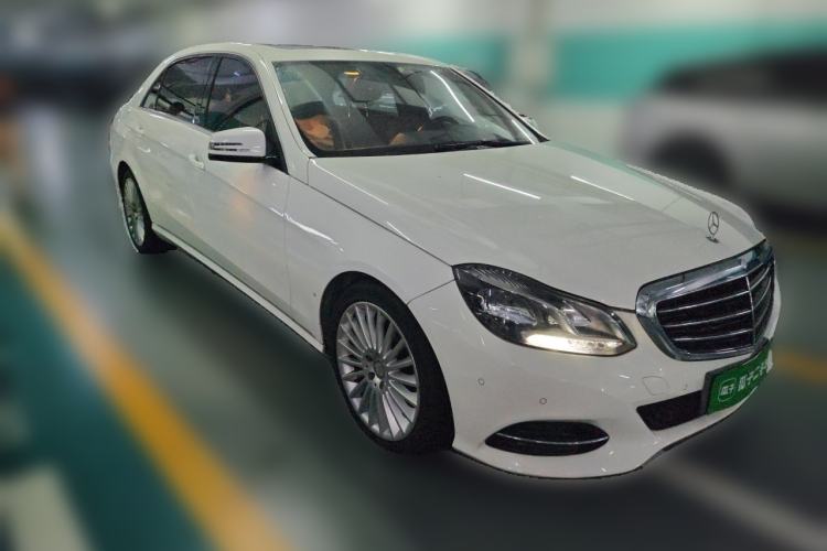 Used Mercedes-Benz E-Class 2015 E 200 L Front Right 45 Deg