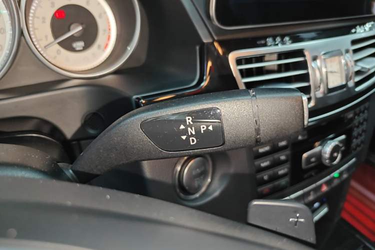 Used Mercedes-Benz E-Class 2015 E 260 L Sport Edition Gear Lever